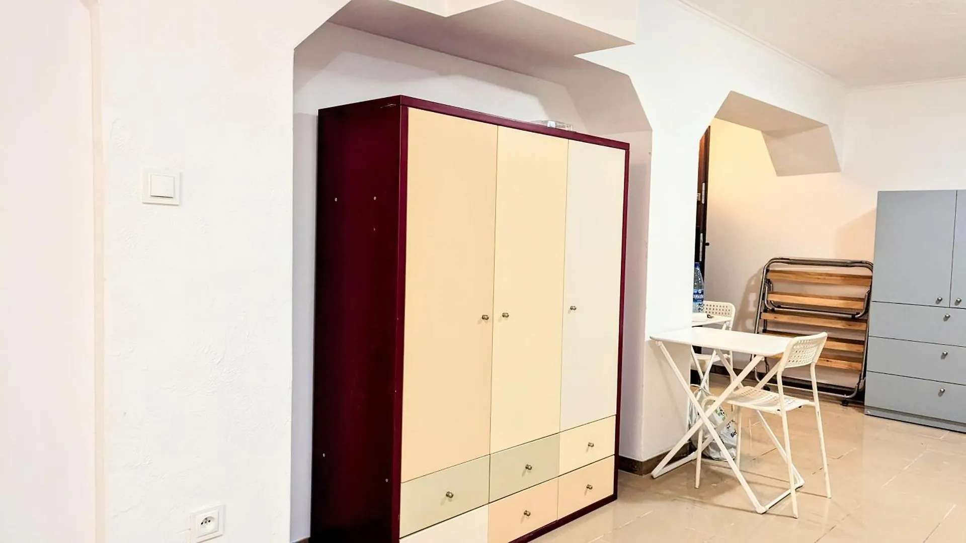Ursus Hostel Mens Only - Self Check-In Warsaw Poland